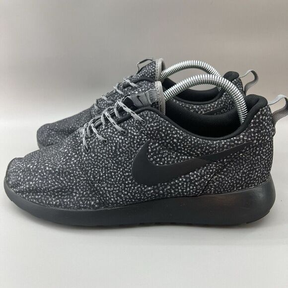 Nike Roshe Run Print Women Size 9.5 Shoes Black Gray Running Sneakers 599432-002 - Picture 3 of 9
